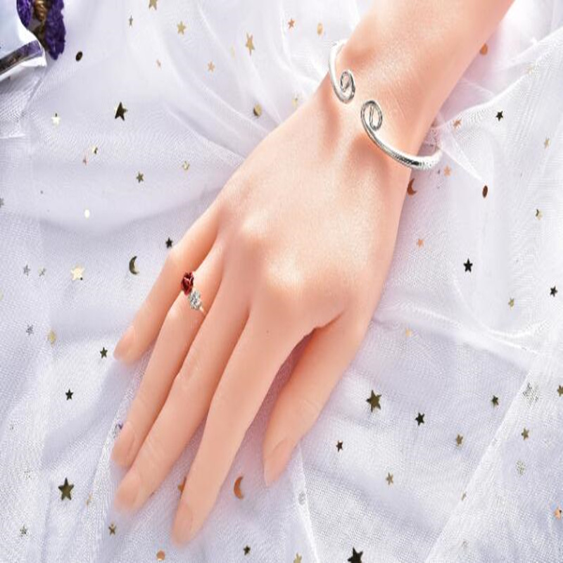 2025 echte weibliche Handschau – Body Jewelry Plus Bewertung und Preis